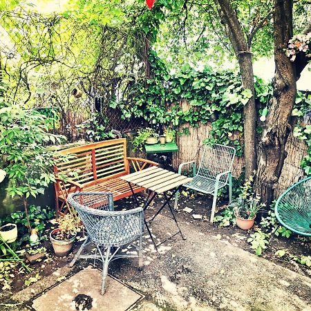 Flat In Historic Villa With Your Own Private Garden, Near City Park Budapesta Exterior foto