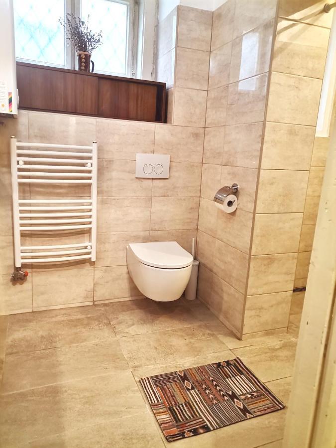 Flat In Historic Villa With Your Own Private Garden, Near City Park Budapesta Exterior foto